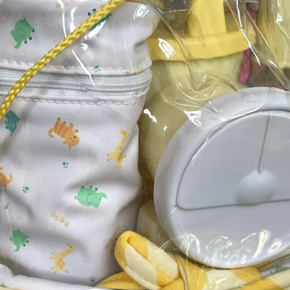 Vintage Carter's Child of Mine Baby Gift Set 5 Piece Feeding Yellow Bag Giraffe